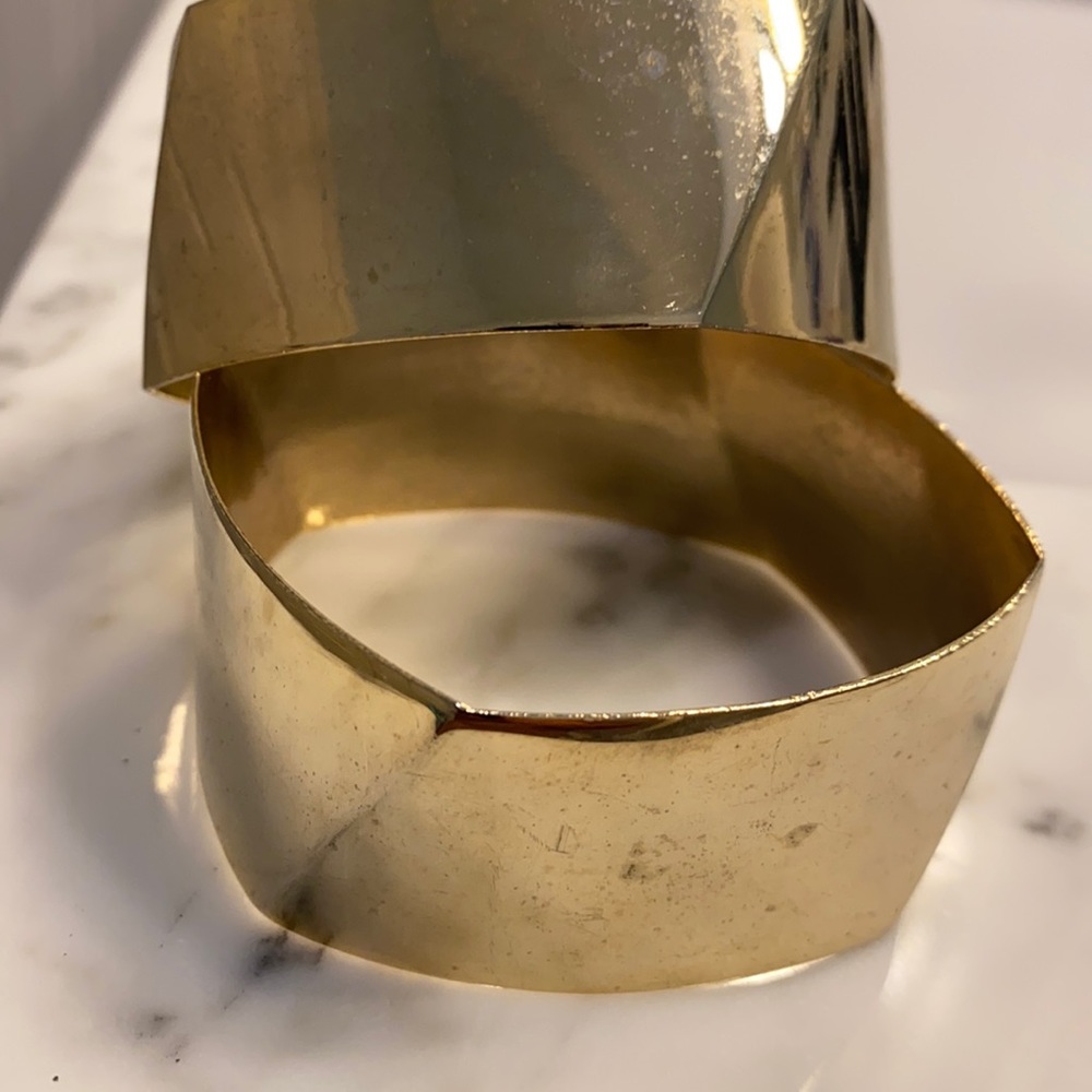 Gold thick 1 inch bangles